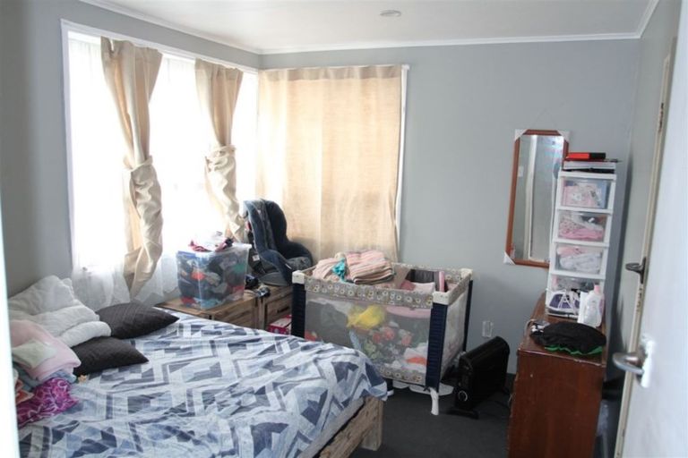 Photo of property in 10 Lane Road, Weymouth, Auckland, 2103