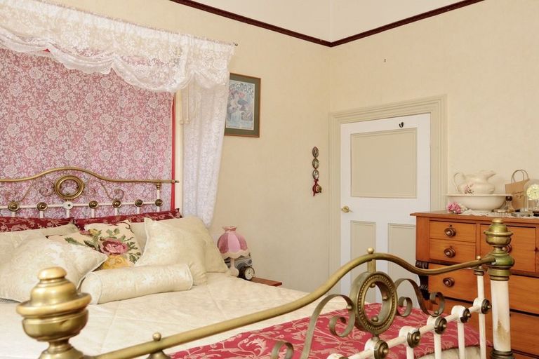 Photo of property in 30 Rhodes Street, Waimate, 7924