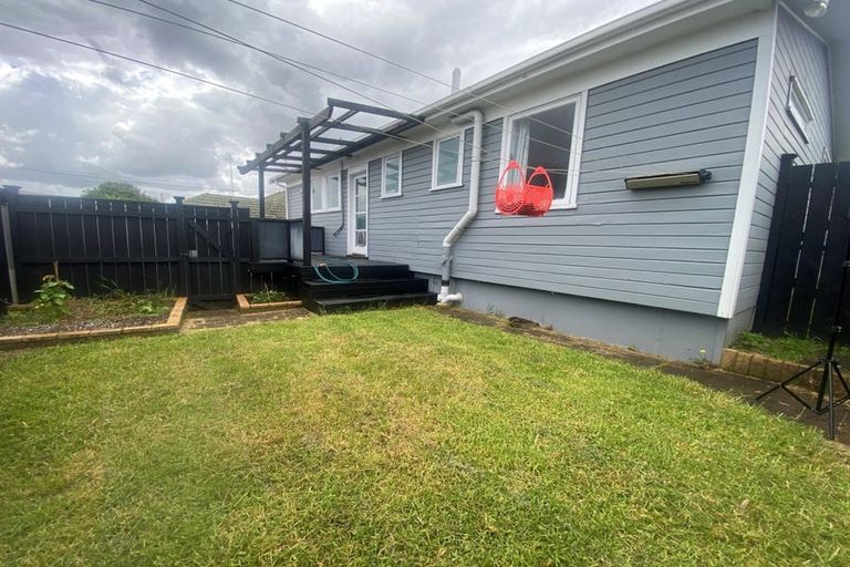 Photo of property in 1/176 Birkdale Road, Birkdale, Auckland, 0626