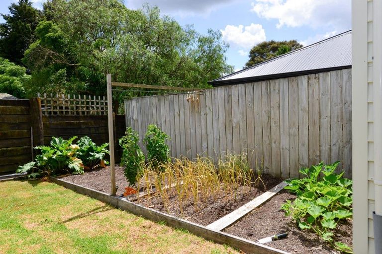 Photo of property in 6 Kohekohe Place, Pukete, Hamilton, 3200