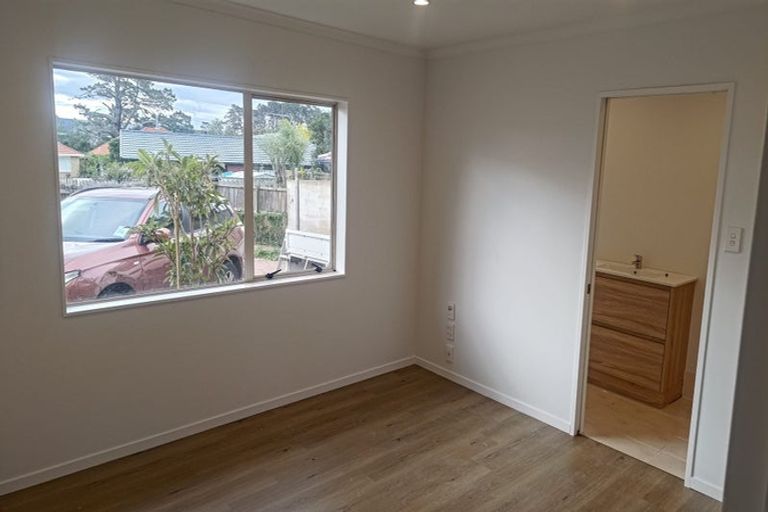 Photo of property in 8 Quartley Place, Huntington Park, Auckland, 2013
