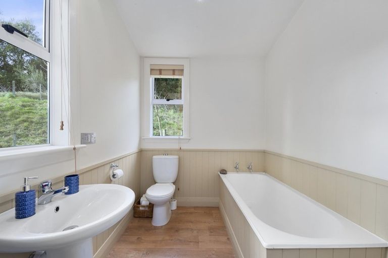 Photo of property in 8 Ramsay Drive, Acacia Bay, Taupo, 3385