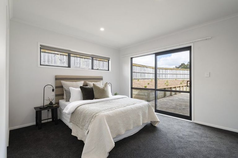 Photo of property in 11 Coutts Way, Fitzherbert, Palmerston North, 4410