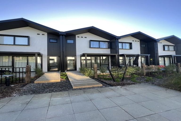 Photo of property in 2d Nerita Place, Long Bay, Auckland, 0630