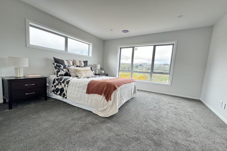 Photo of property in 9 Pine Hill Rise, Glenside, Wellington, 6037