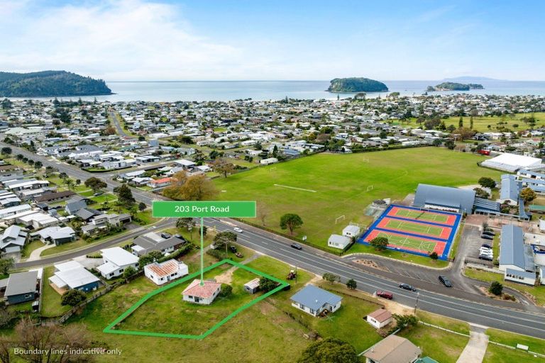 Photo of property in 203 Port Road, Whangamata, 3620