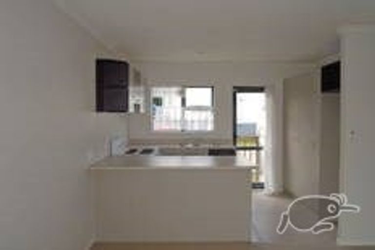 Photo of property in 19 Paton Avenue, Te Atatu South, Auckland, 0610