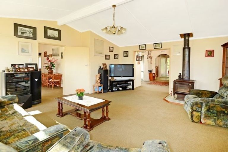 Photo of property in 32 Sunnyhaven Avenue, Beach Haven, Auckland, 0626
