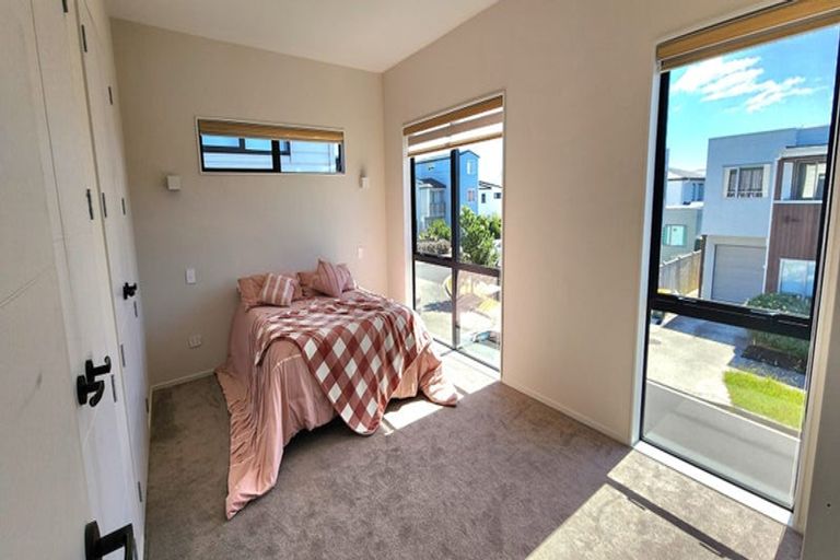 Photo of property in 23 Lockheed Street, Hobsonville, Auckland, 0618