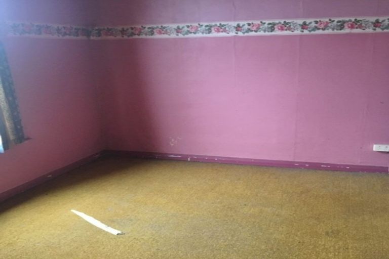 Photo of property in 33 Reid Road, South Dunedin, Dunedin, 9012