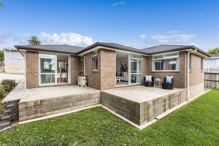 Photo of property in 6a Moera Place, Stanmore Bay, Whangaparaoa, 0932