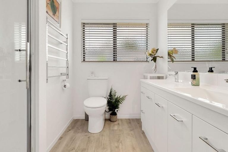 Photo of property in 1/24 Fourth Avenue, Tauranga, 3110