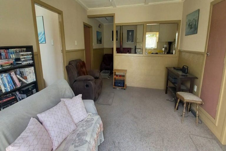 Photo of property in 5 Carlyle Street, Tuatapere, 9620