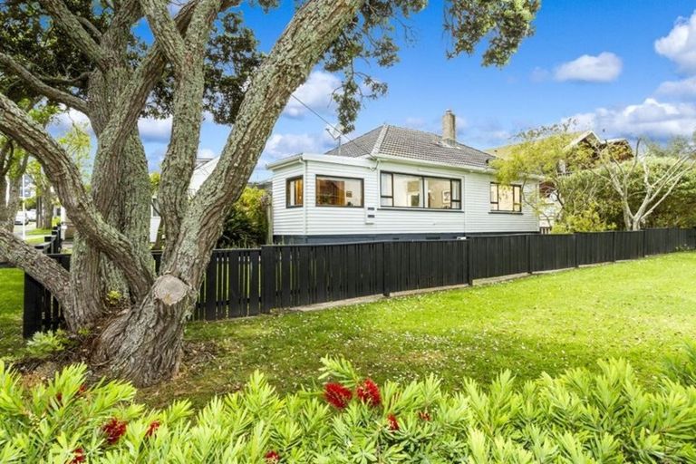 Photo of property in 2/7 Egremont Street, Belmont, Auckland, 0622