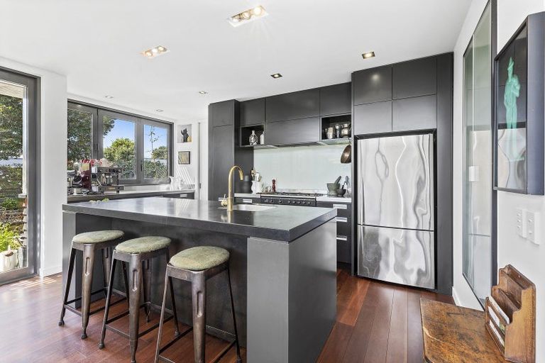 Photo of property in 68 Ludlam Street, Seatoun, Wellington, 6022