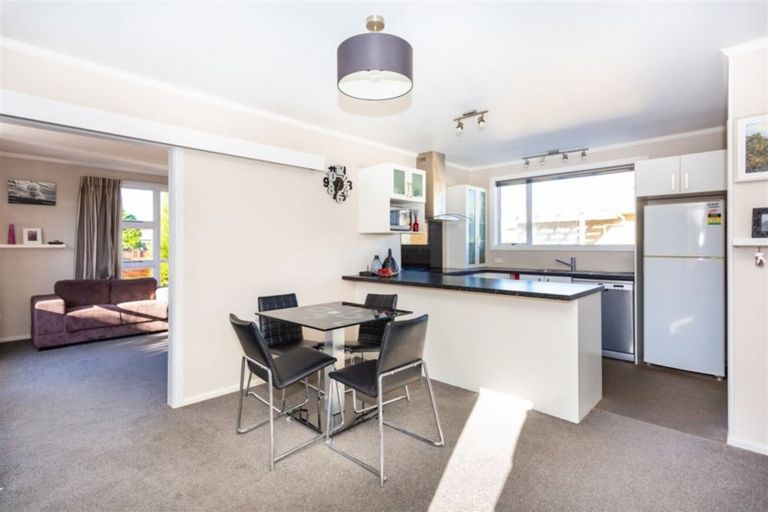 Photo of property in 5 Dunluce Place, Hornby, Christchurch, 8042