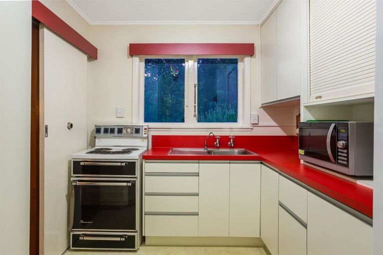 Photo of property in 41 Hampton Hill Road, Tawa, Wellington, 5028