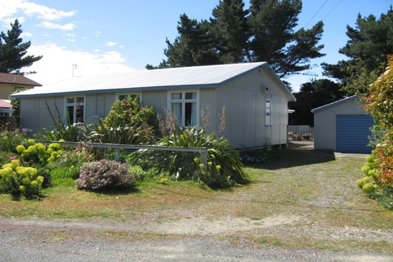 Photo of property in 5 South Crescent, Amberley, 7481