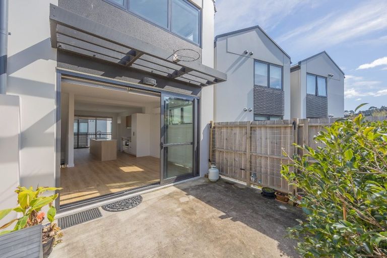 Photo of property in Verdant Lane, 22/269 Rosedale Road, Albany, Auckland, 0632