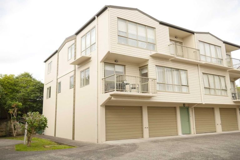 Photo of property in The Haven, 41/120 Beach Haven Road, Beach Haven, Auckland, 0626