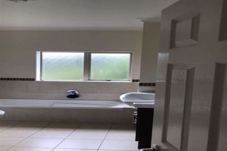 Photo of property in 24 Durbin Court, Greenhithe, Auckland, 0632