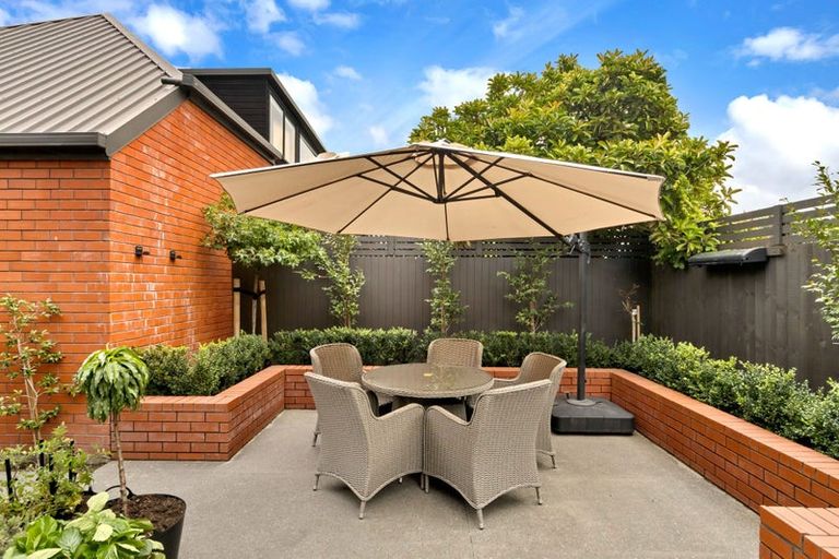 Photo of property in 9 Clyde Road, Upper Riccarton, Christchurch, 8041