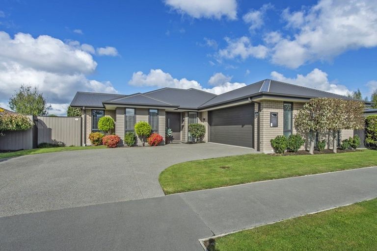 Photo of property in 17 Old Red Barn Road, Halswell, Christchurch, 8025