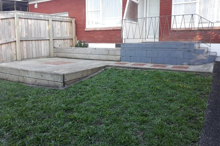 Photo of property in 2/1 Evelyn Place, Hillcrest, Auckland, 0627