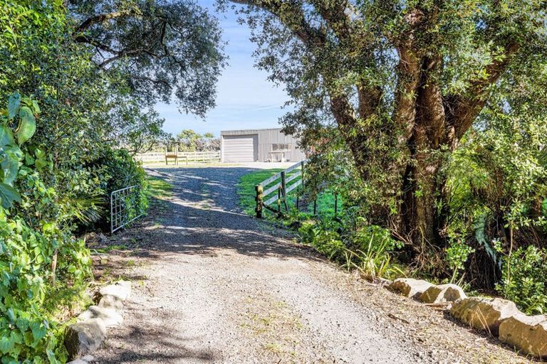 Photo of property in 1343 Devon Road, Brixton, Waitara, 4382