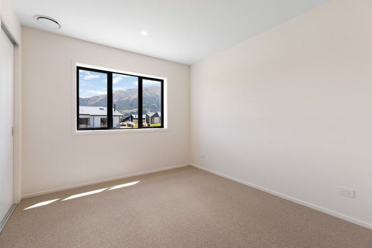 Photo of property in 4 Pipson Way, Lake Hawea, 9382