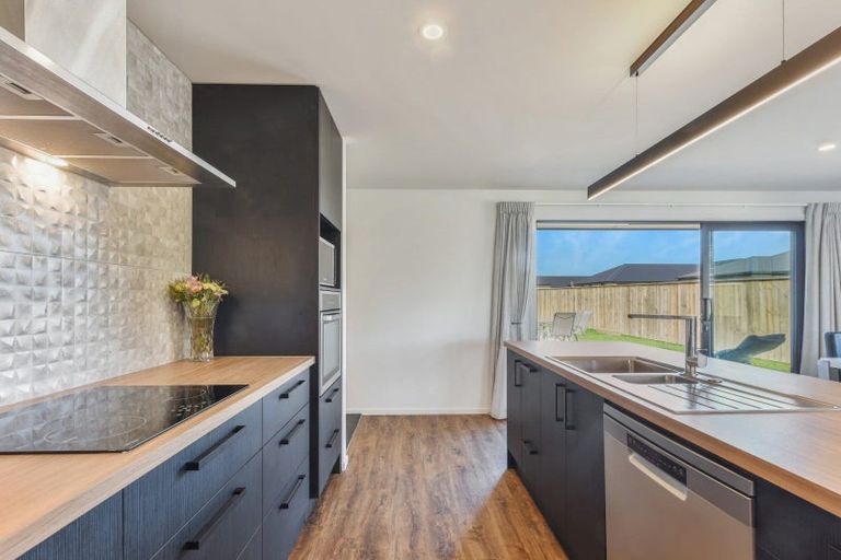 Photo of property in 34 George Fyfe Way, Wakefield, 7025