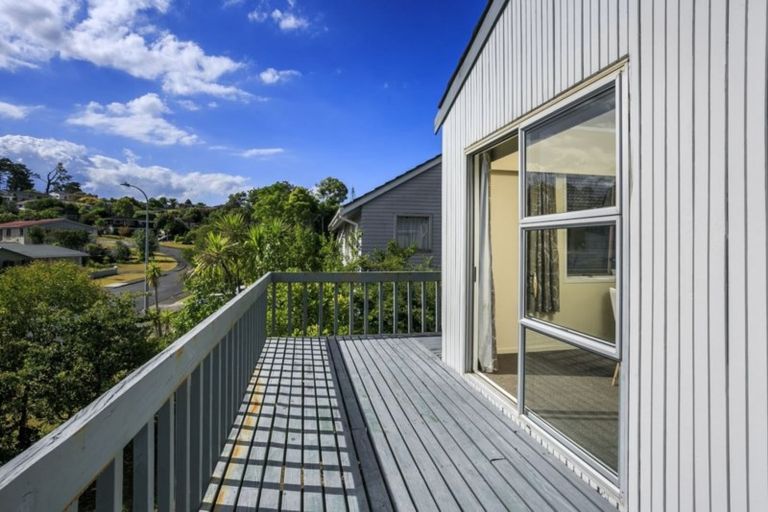 Photo of property in 61 Merriefield Avenue, Forrest Hill, Auckland, 0620