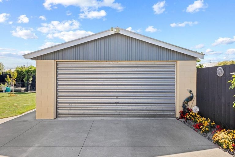 Photo of property in 15 Waratah Street, Avondale, Christchurch, 8061