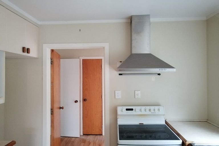 Photo of property in 2/8 Sunburst Street, Papakura, 2110