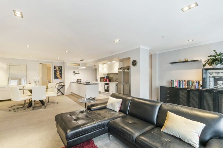 Photo of property in Bellagio Apartments, 1a/39 Taranaki Street, Te Aro, Wellington, 6011