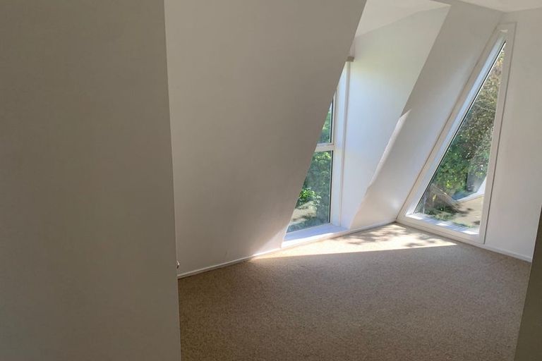 Photo of property in 2 Narbada Crescent, Khandallah, Wellington, 6035