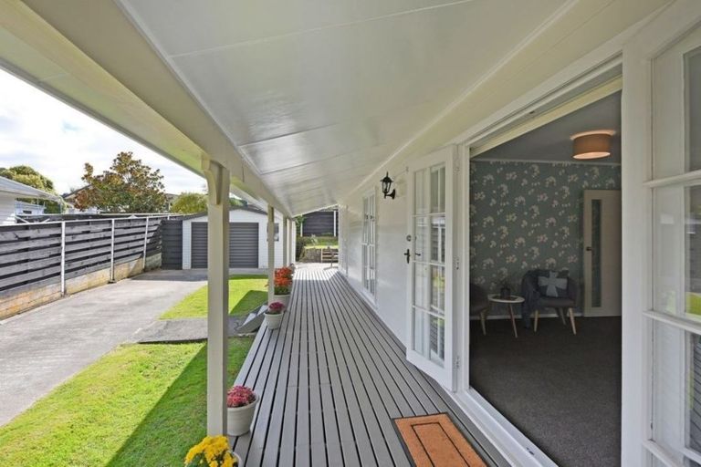 Photo of property in 75 Norana Road, Timberlea, Upper Hutt, 5018