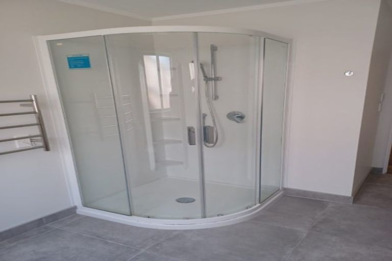 Photo of property in 3a Lesa Annis Place, Henderson, Auckland, 0612