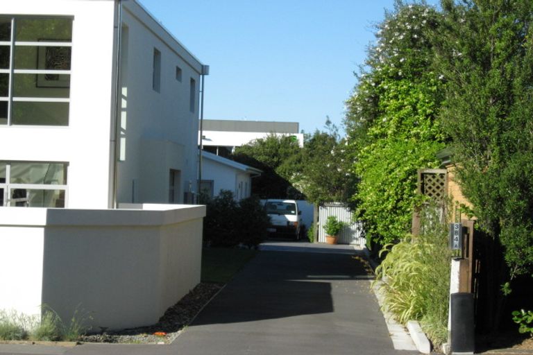 Photo of property in 384 Memorial Avenue, Burnside, Christchurch, 8053