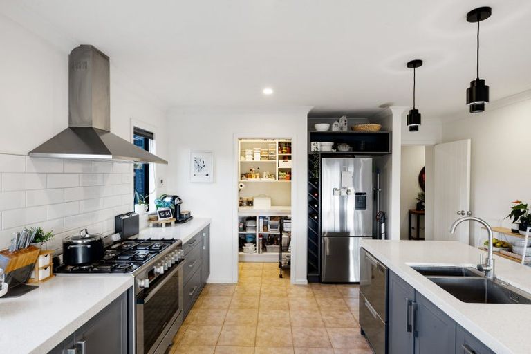 Photo of property in 8 Shalimar Place, Huntington, Hamilton, 3210