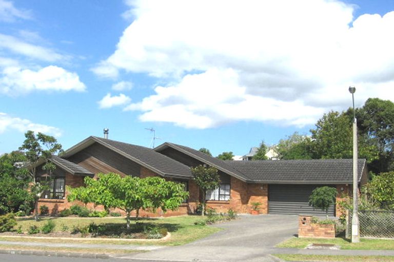 Photo of property in 70 Picasso Drive, West Harbour, Auckland, 0618