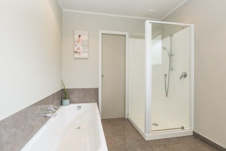 Photo of property in 20 Tokomaru Drive, Havelock North, 4130