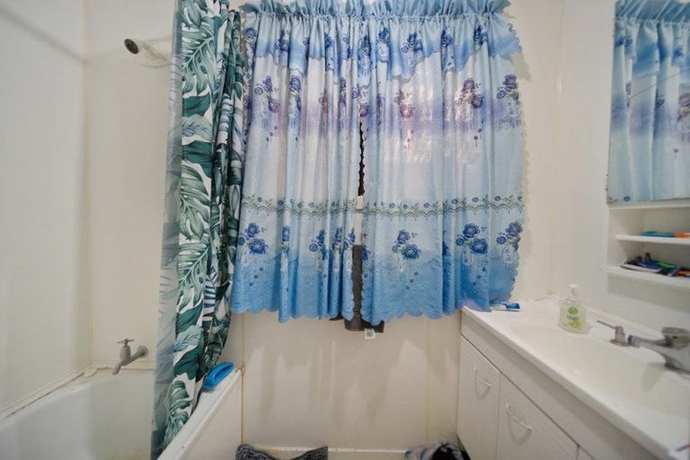 Photo of property in 20 Watchfield Close, Mangere, Auckland, 2022