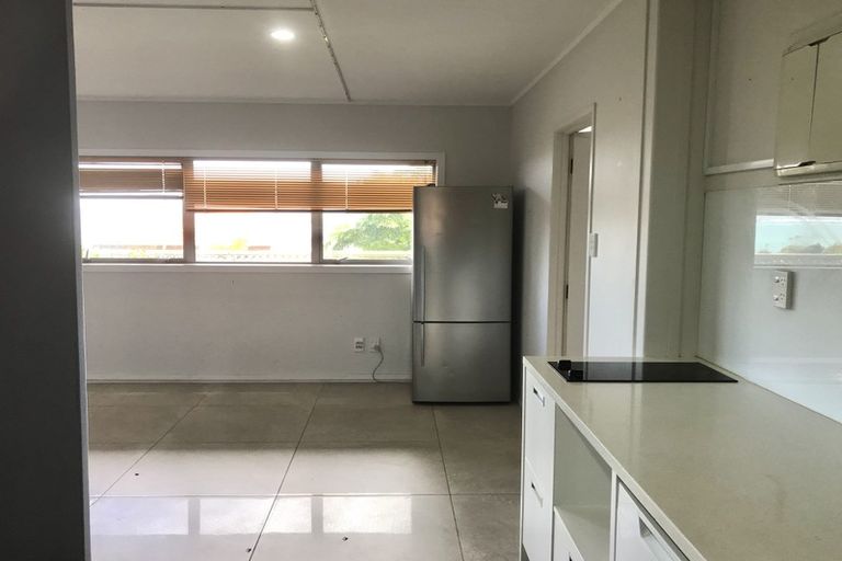 Photo of property in 86 Hadfield Street, Beach Haven, Auckland, 0626