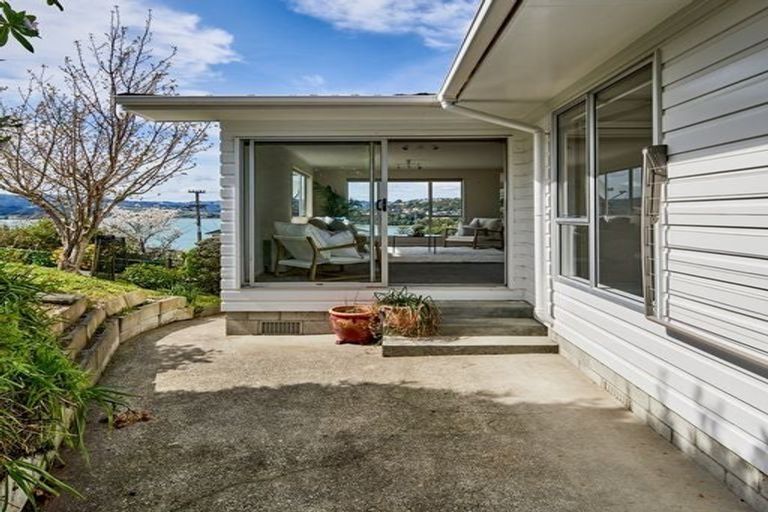 Photo of property in 5 Seaview Road, Paremata, Porirua, 5024