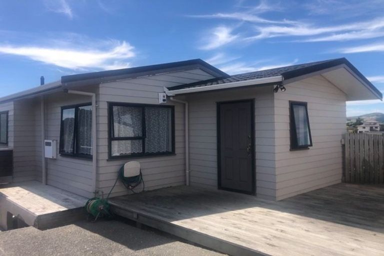 Photo of property in 18 Jasmine Grove, Maungaraki, Lower Hutt, 5010
