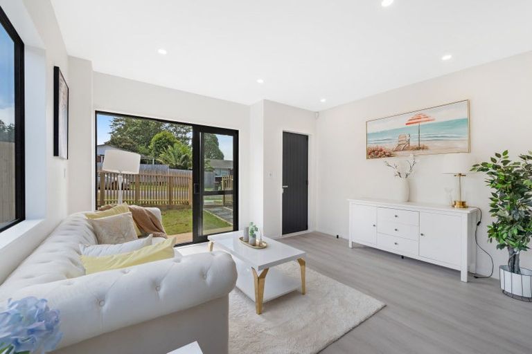 Photo of property in 140a Edgewater Drive, Pakuranga, Auckland, 2010