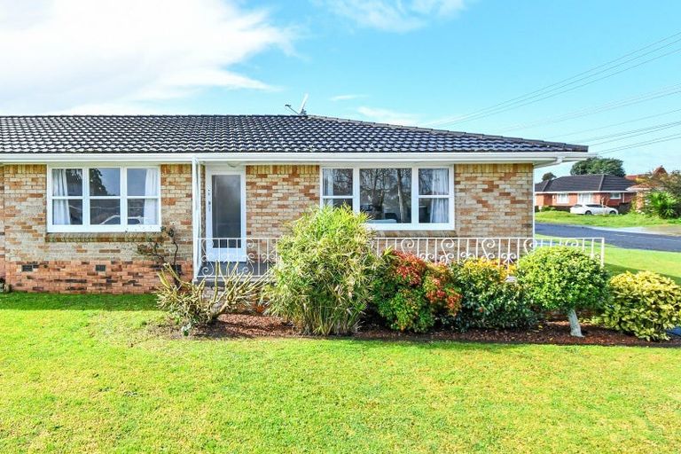 Photo of property in 1/1 Sunnyside Crescent, Papatoetoe, Auckland, 2025