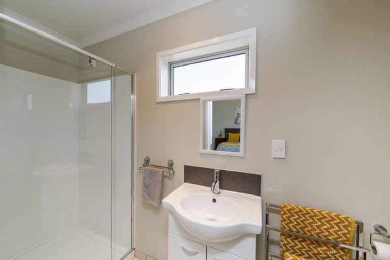 Photo of property in 6 Lockhart Avenue, Milson, Palmerston North, 4414