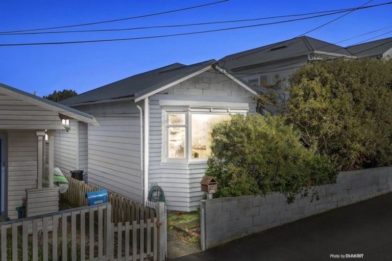 Photo of property in 33 Chilka Street, Berhampore, Wellington, 6023
